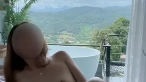 คลิปหลุด Onlyfans REGGEAA สาวไทยผิวขาวนมเล็ก ช่วยตัวเองที่บ้านโชว์หีเนียน เปิดขากว้างใช้นิ้วลูบคลำครางเสียว น้ำเงี่ยนไหลเยิ้มจนเสียวจนตัวโยกและครางดังลั่น