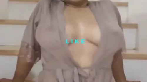 คลิปเด็ด Onlyfans sumitra245 สาวไทยหน้าตาน่ารักแอบช่วยตัวเองในบ้านเงียบสงบ ใช้นิ้วล้วงหีซอยแรงครางเสียวตัวโยก น้ำแตกกระจายฟินสุดขีด